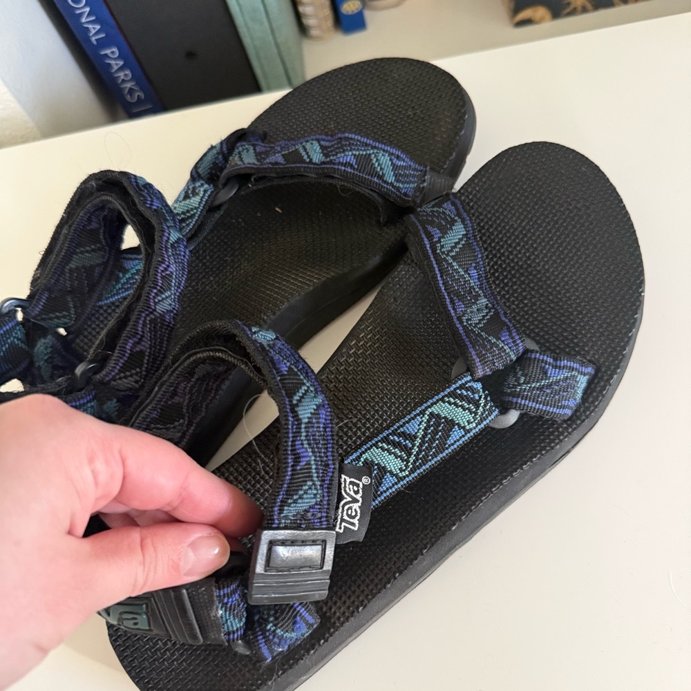 Vintage Teva Black Hurricane Sandals with Blue Pattern - Picture 3 of 4